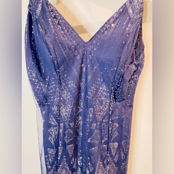 Elegant Navy Blue Prom Dress with Sparkle Detailing - Picture 3 of 4